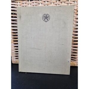 Vintage 1986 Banana Republic Guide to Travel & Safari Clothing 1st Ed